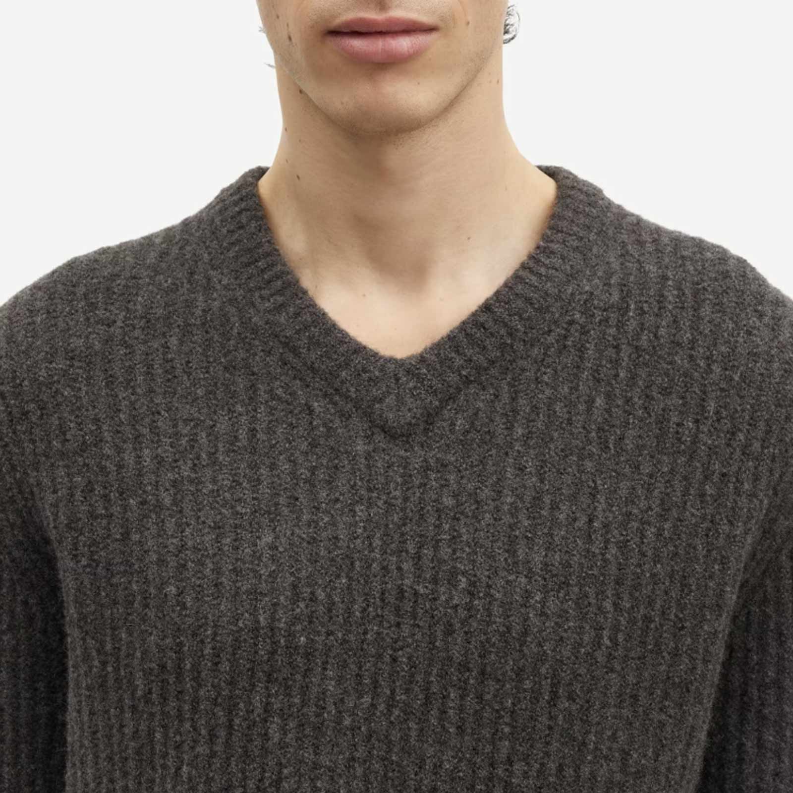 Sakoji V-Neck Jumper volcanic ash