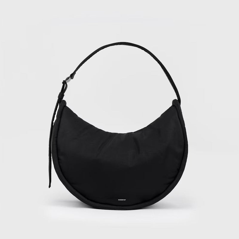 Curve Half Moon Bag black Sandqvist