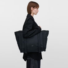 Curve Tote Bag black Sandqvist