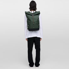 Icon Rolltop Backpack L dawn green/dark brown leather Sandqvist