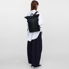 Icon Rolltop Backpack M black/black leather Sandqvist