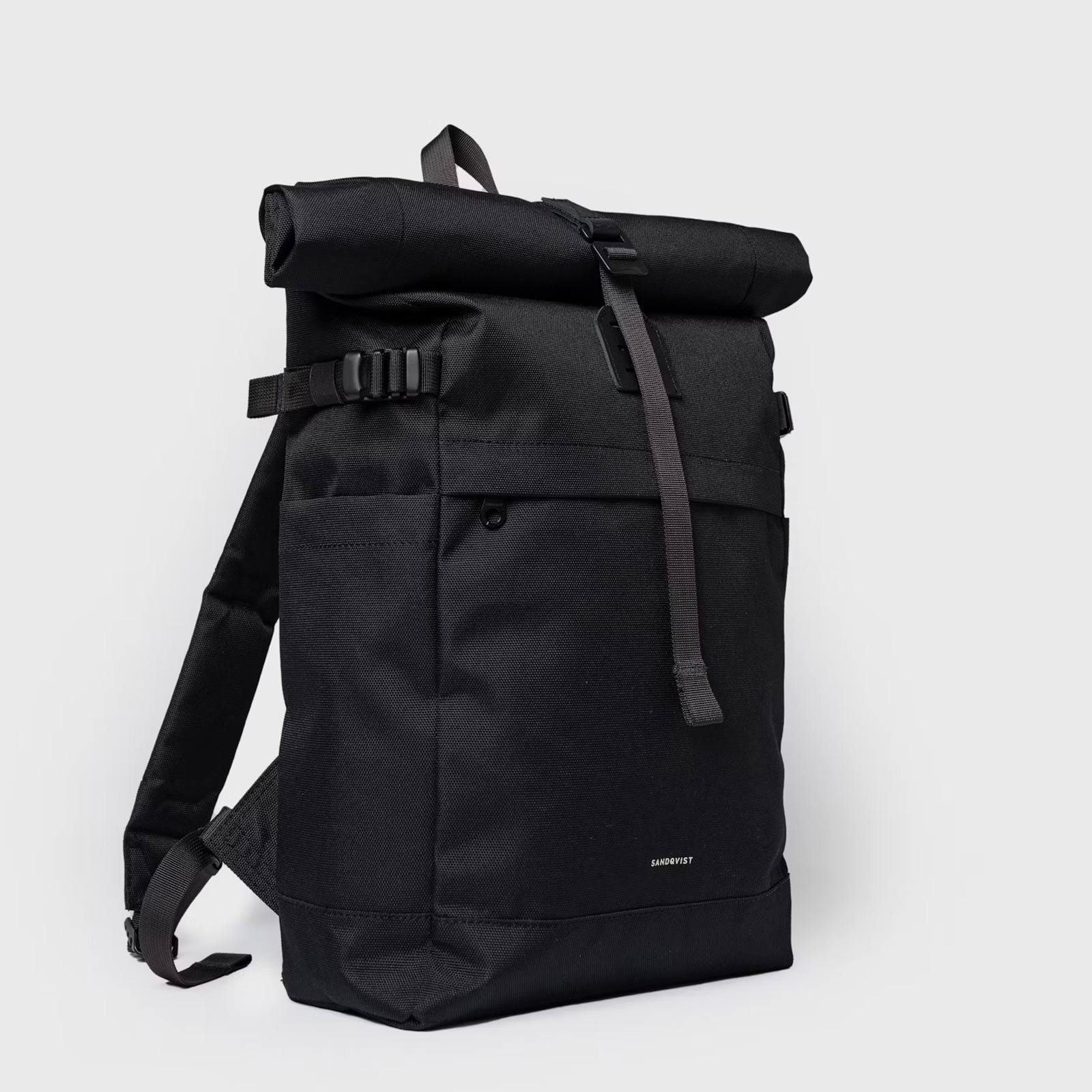 Icon Rolltop Backpack M black/black leather Sandqvist