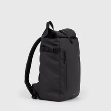 Stream Slim Rolltop Backpack M black Sandqvist
