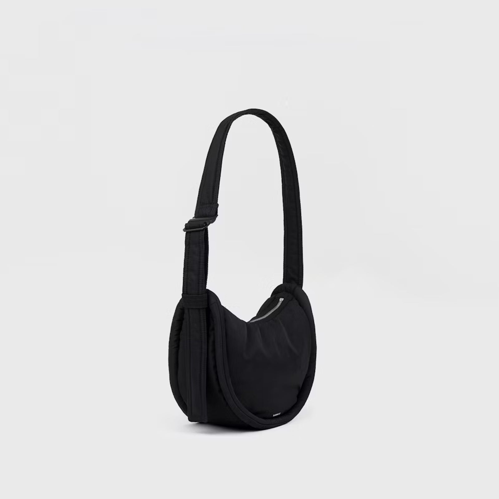 Curve Half Moon Bag Mini black Sandqvist