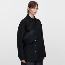 Curve Half Moon Bag Mini black Sandqvist
