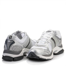 Progrid Triumph 4 white/silver Saucony