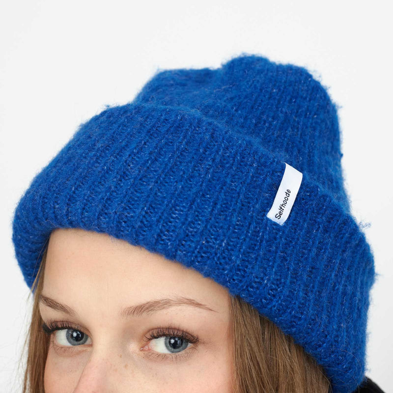 Fluffy Beanie blue Selfhood