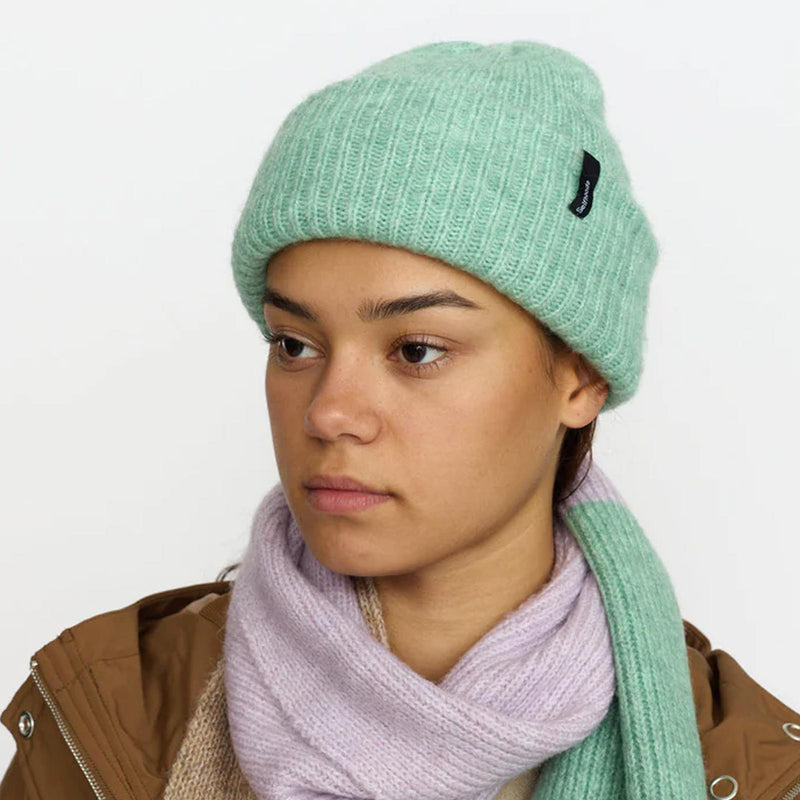 Fluffy Beanie turquoise Selfhood
