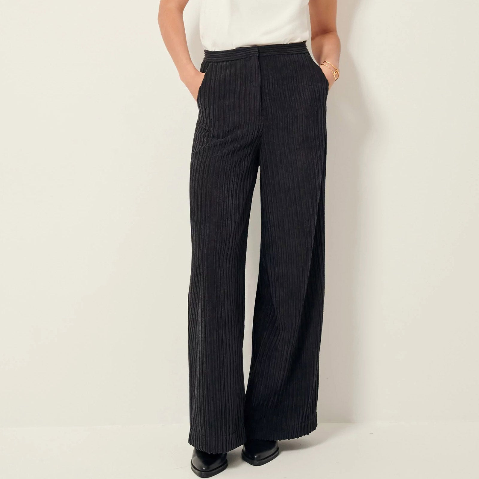 Cap East Trousers black