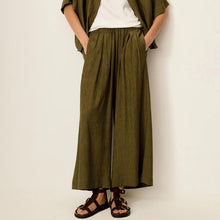 Isla Minima Pants agave green
