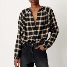 Nicolas Blouse graffitsand