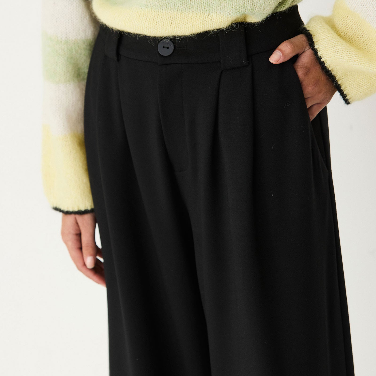 Nia Pants black