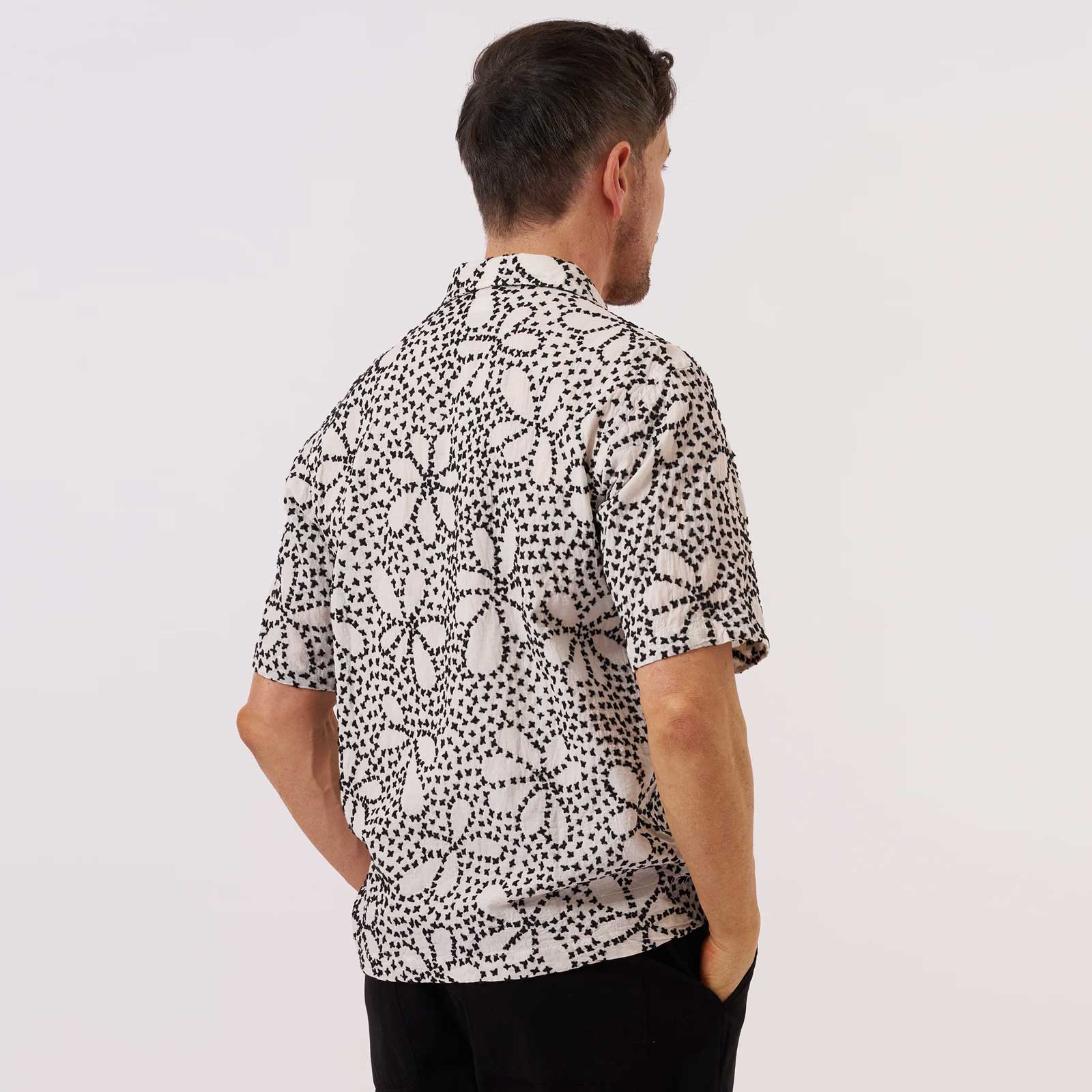 Kantha Flower Road Trip Shirt ecru/black Universal Works