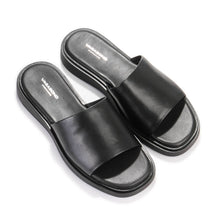 Connie Sandal 5757 black