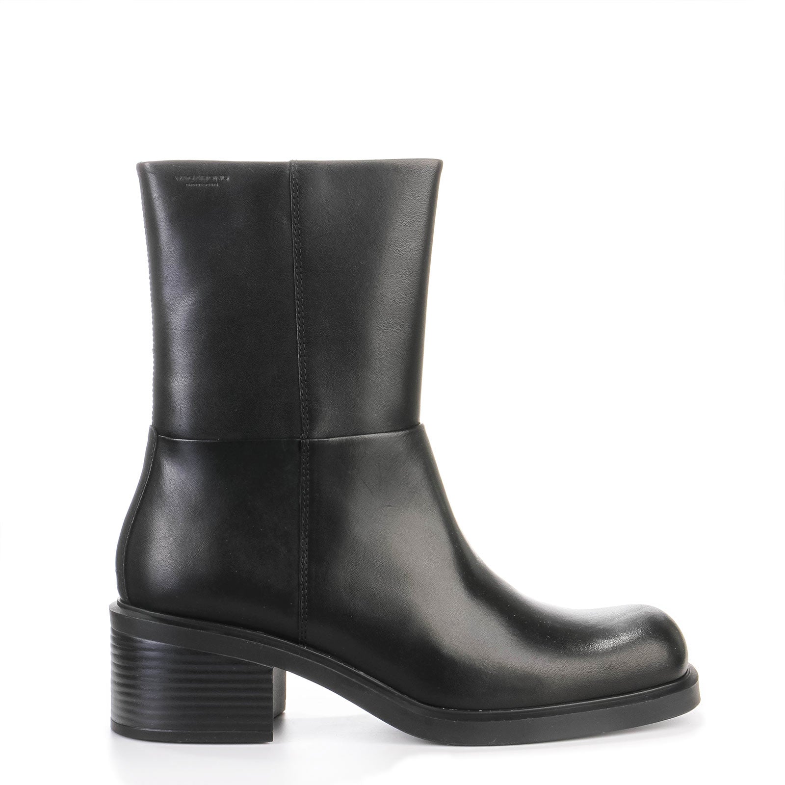 Daniella Boot black