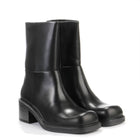 Daniella Boot black