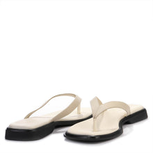 Izzy Sandal 5913 offwhite Vagabond Shoemakers