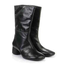 Livia Boots black