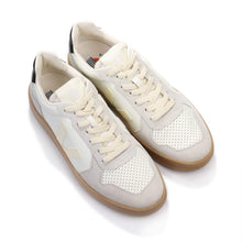 V-82 pure/calcaire/black Veja
