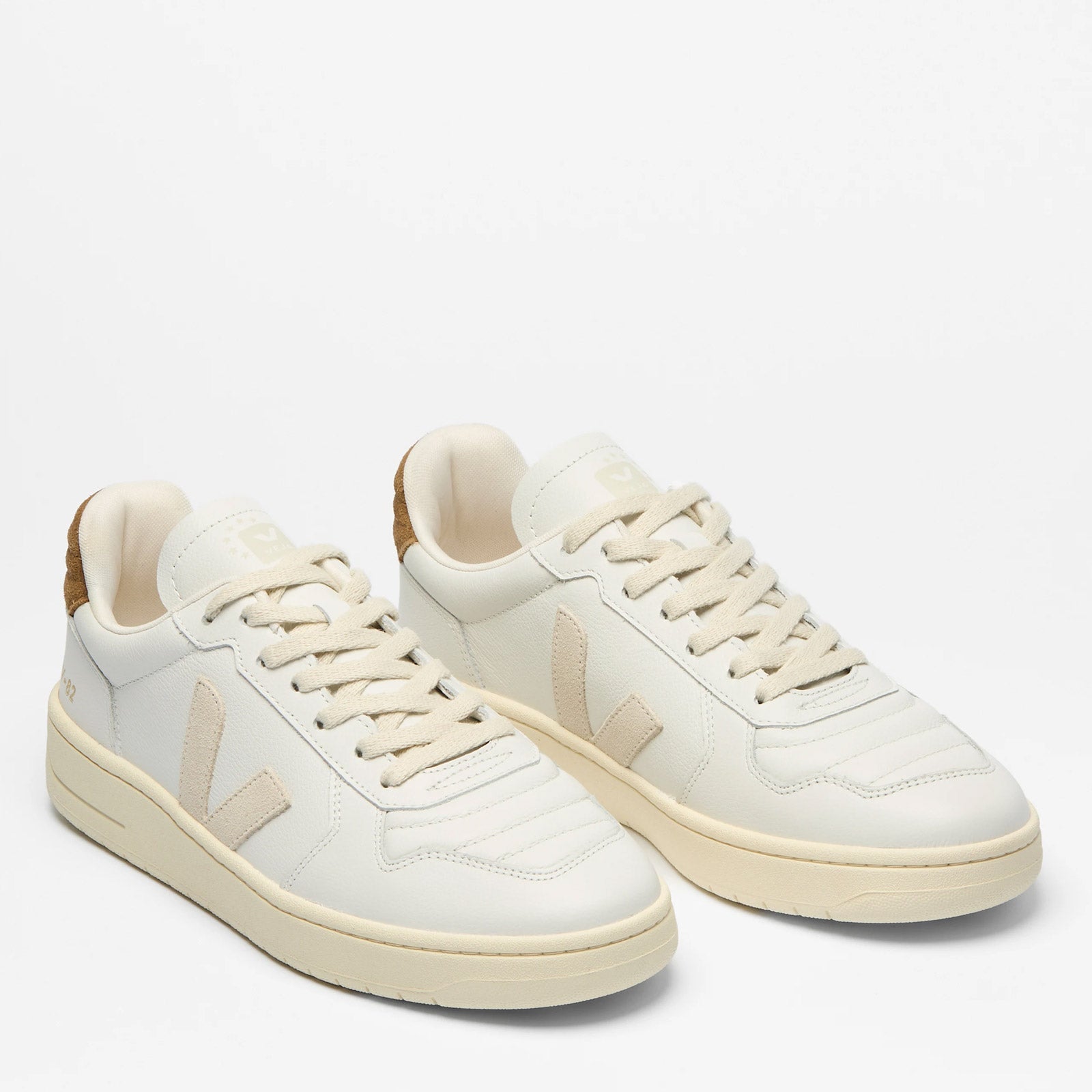 V-82 II white/pierre/tent Veja