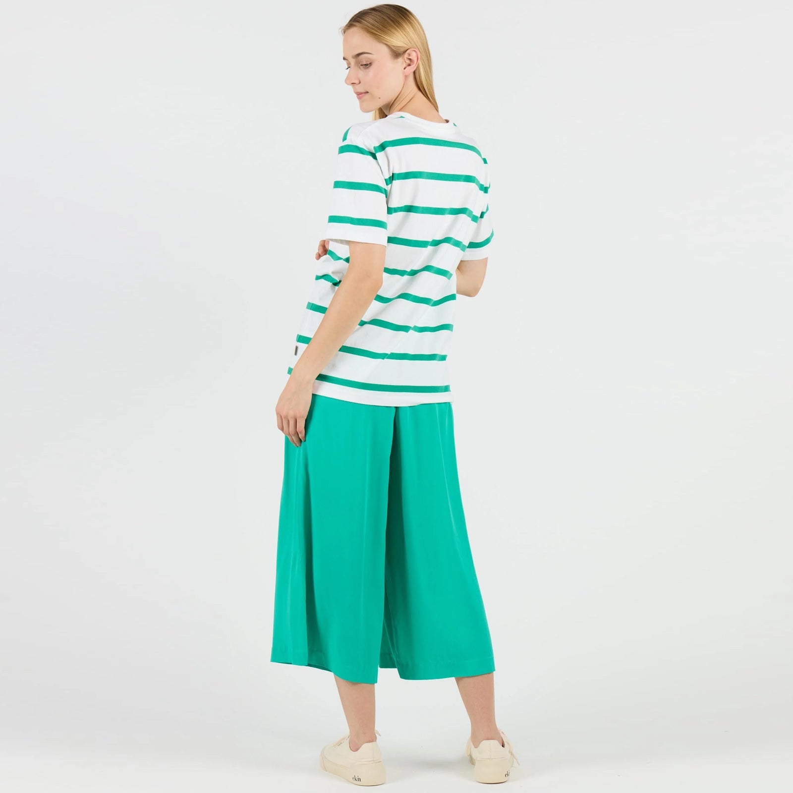 WeLavin Tee white-green Wemoto