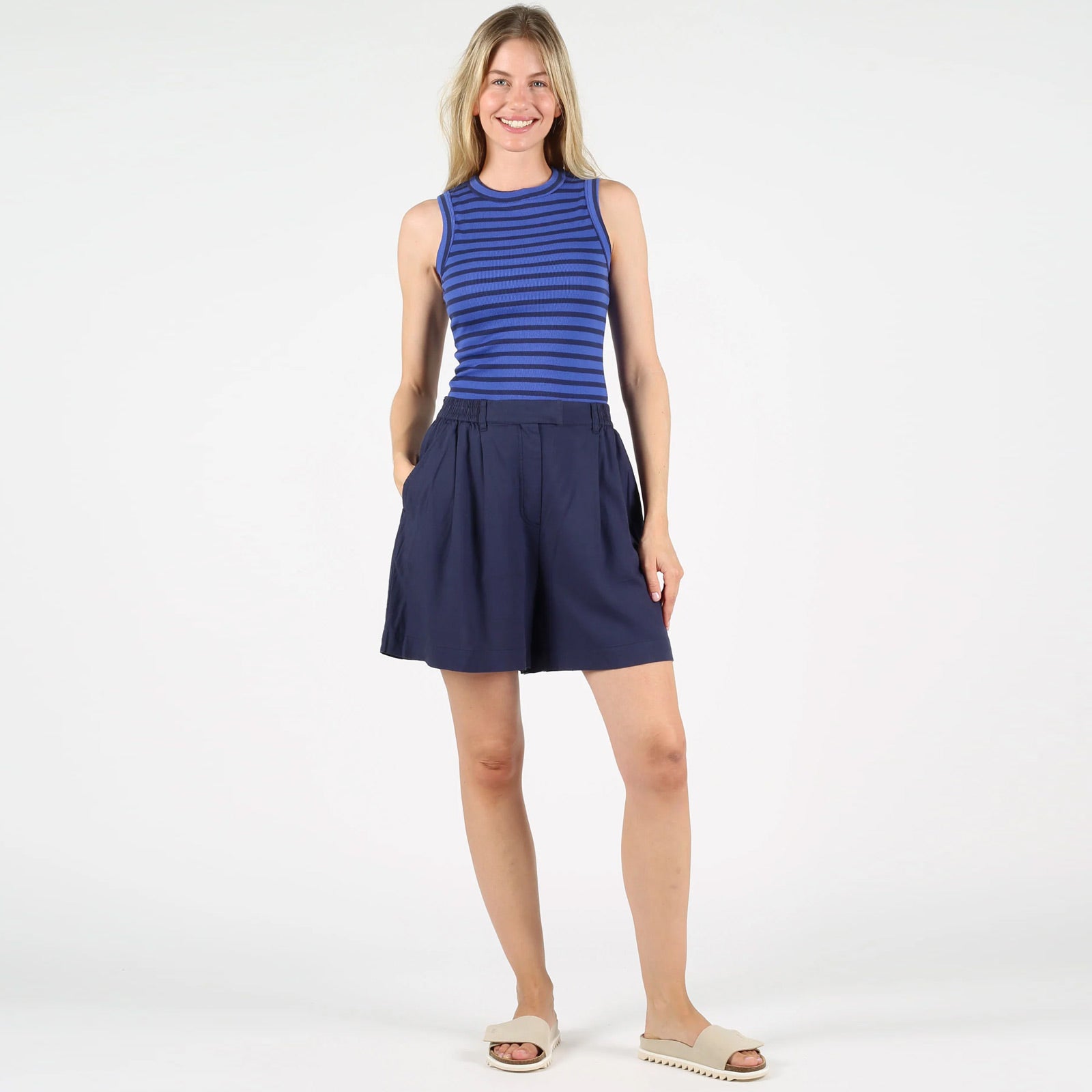 WeOdile Linen Shorts dark navy 272.701-421 Wemoto