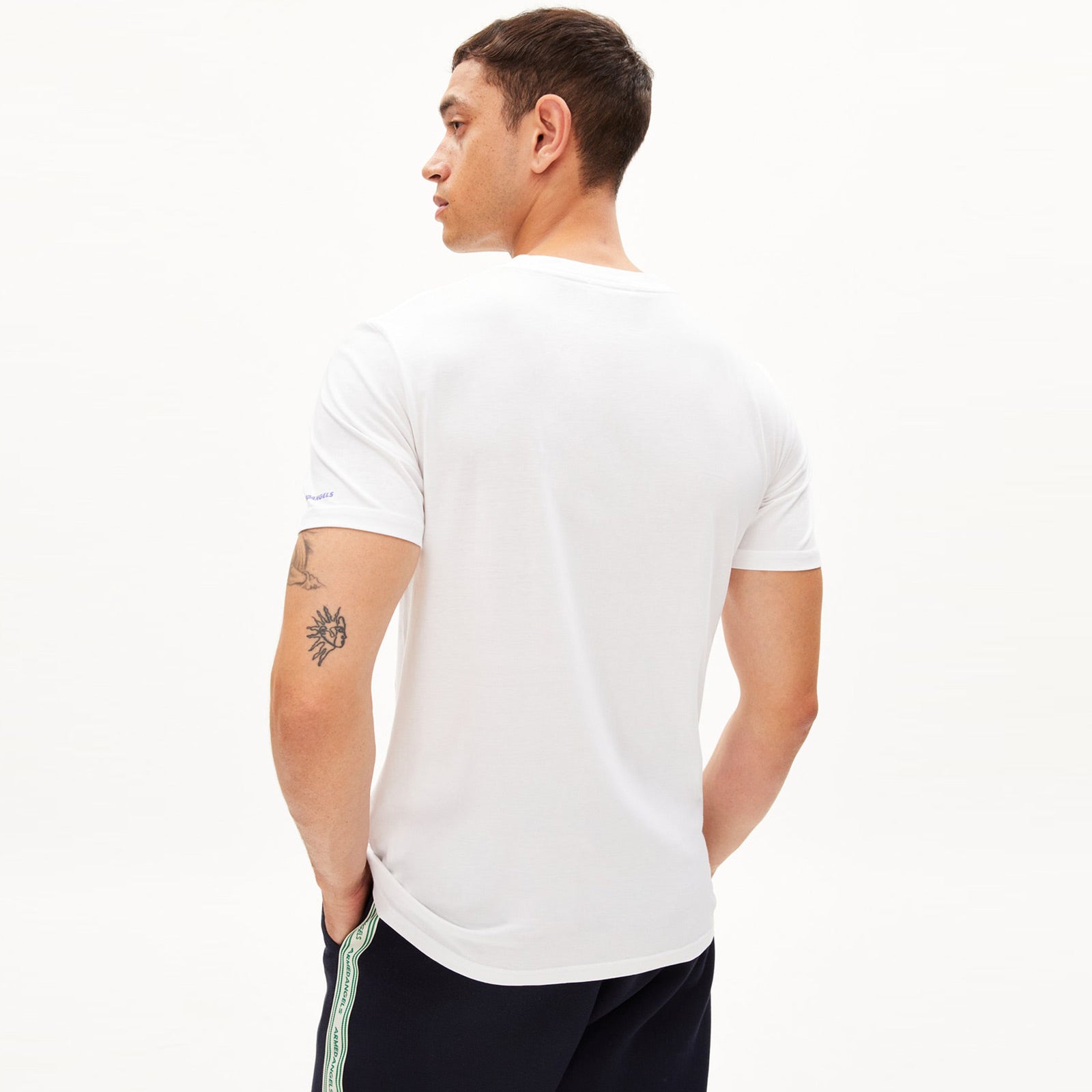 Jaames Human Tee white