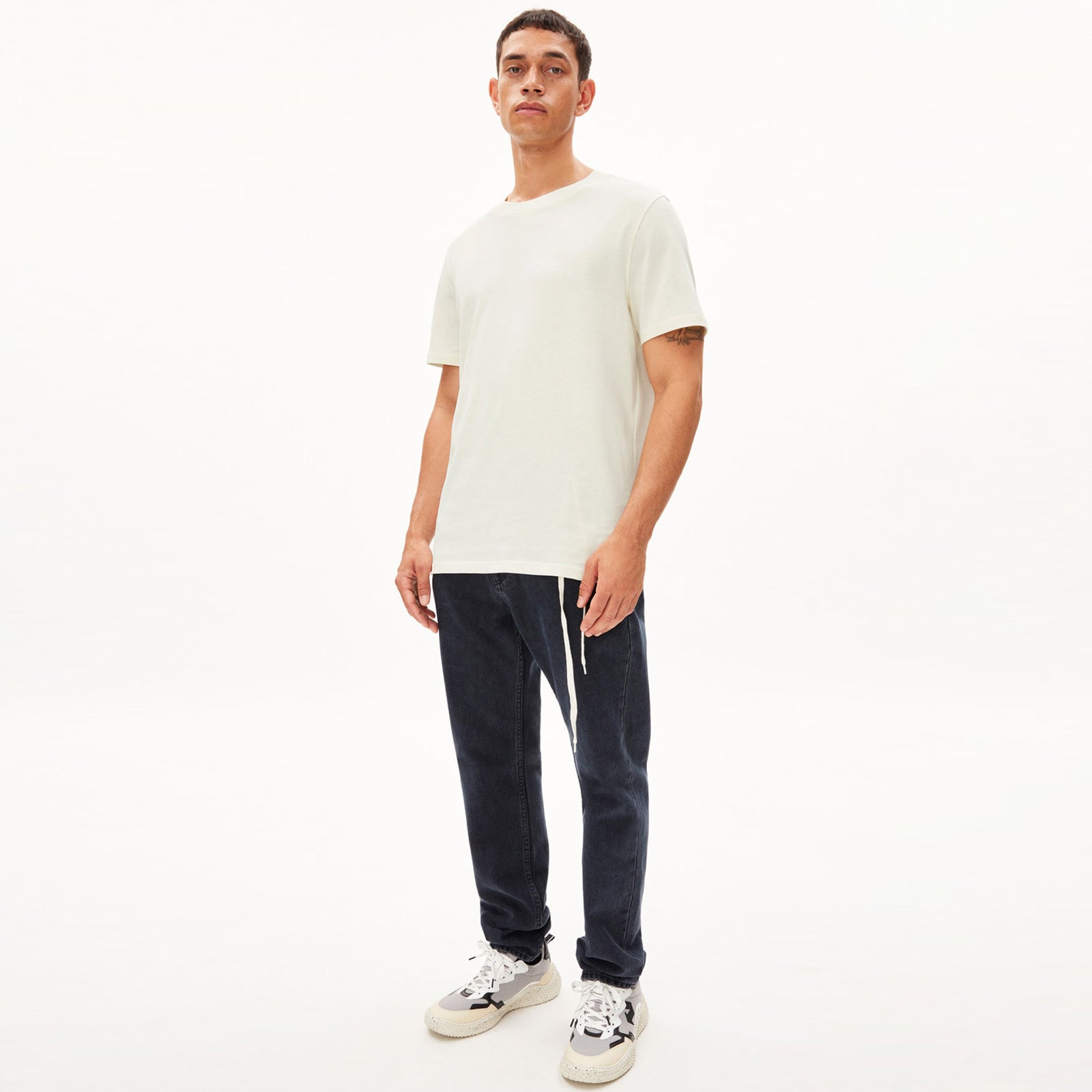 Maarkos Solid Tee oatmilk