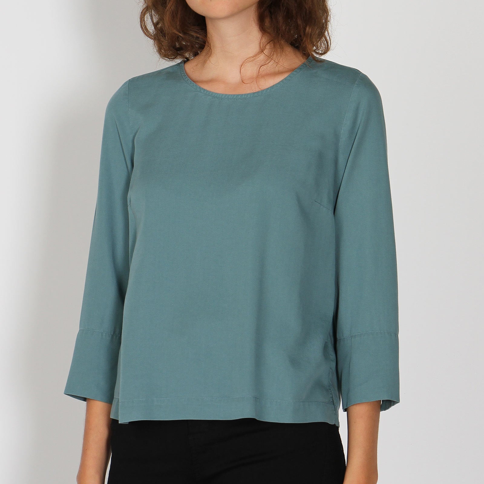 Noelaani Top soft moss