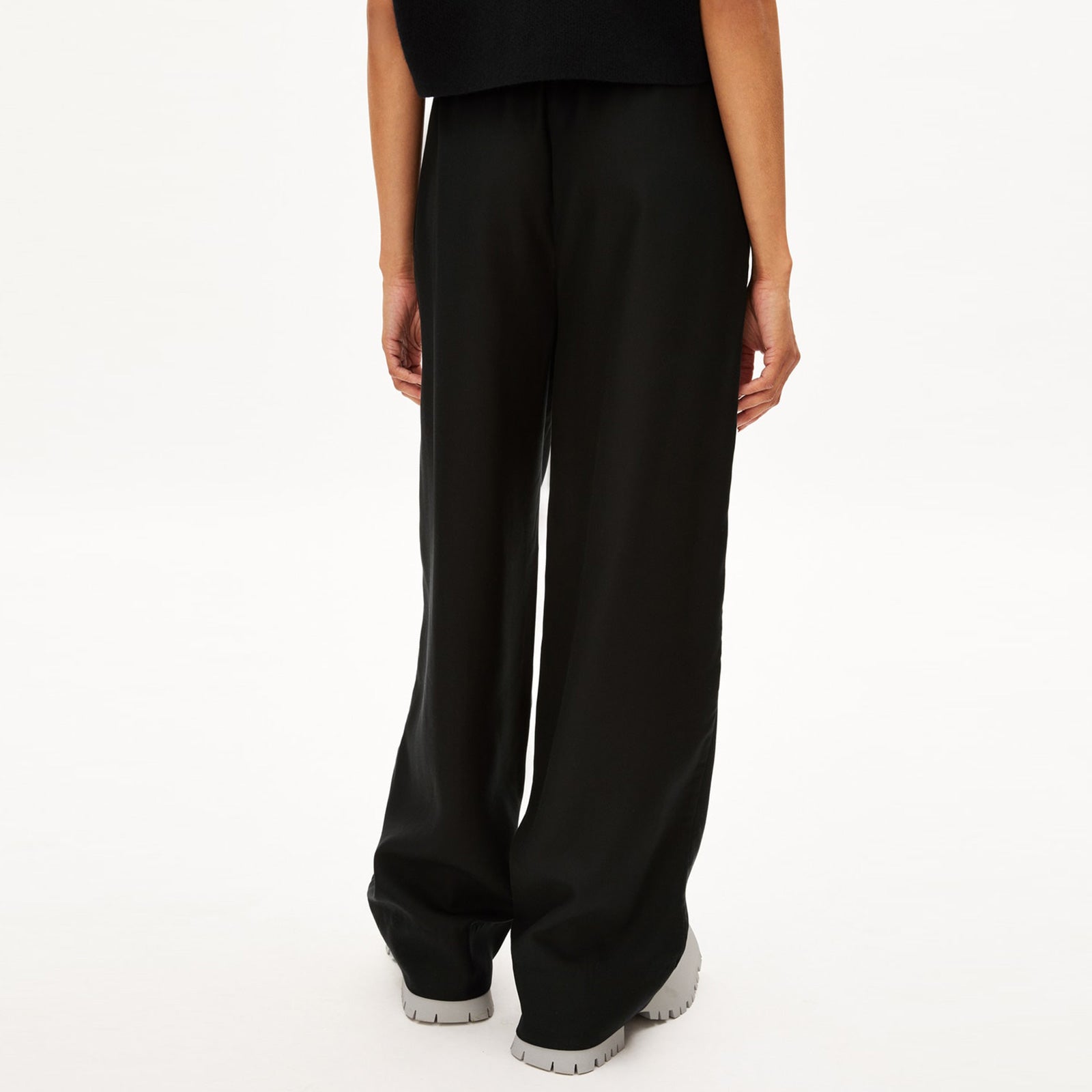 Novaalie Pants black