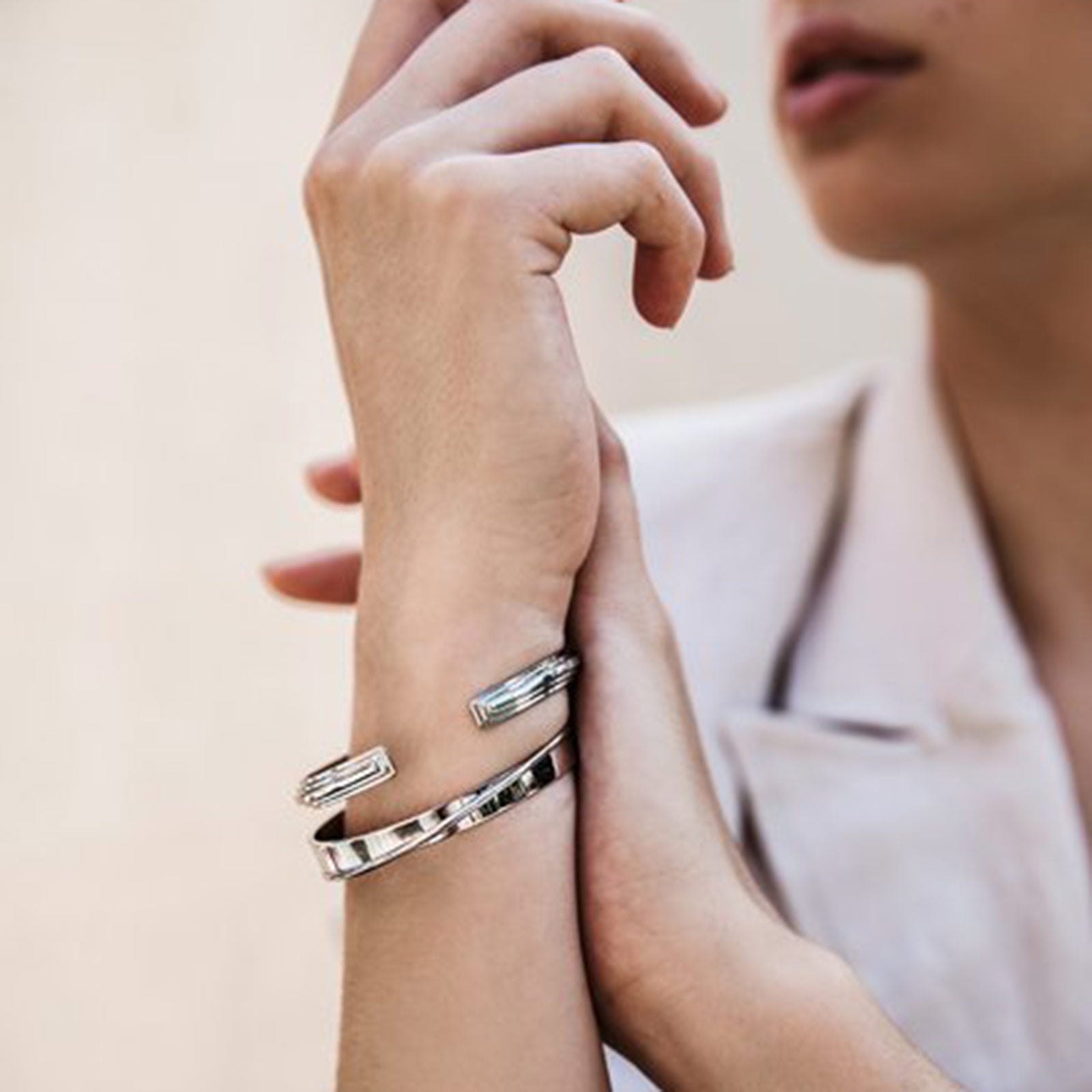 Curved Bracelet silver