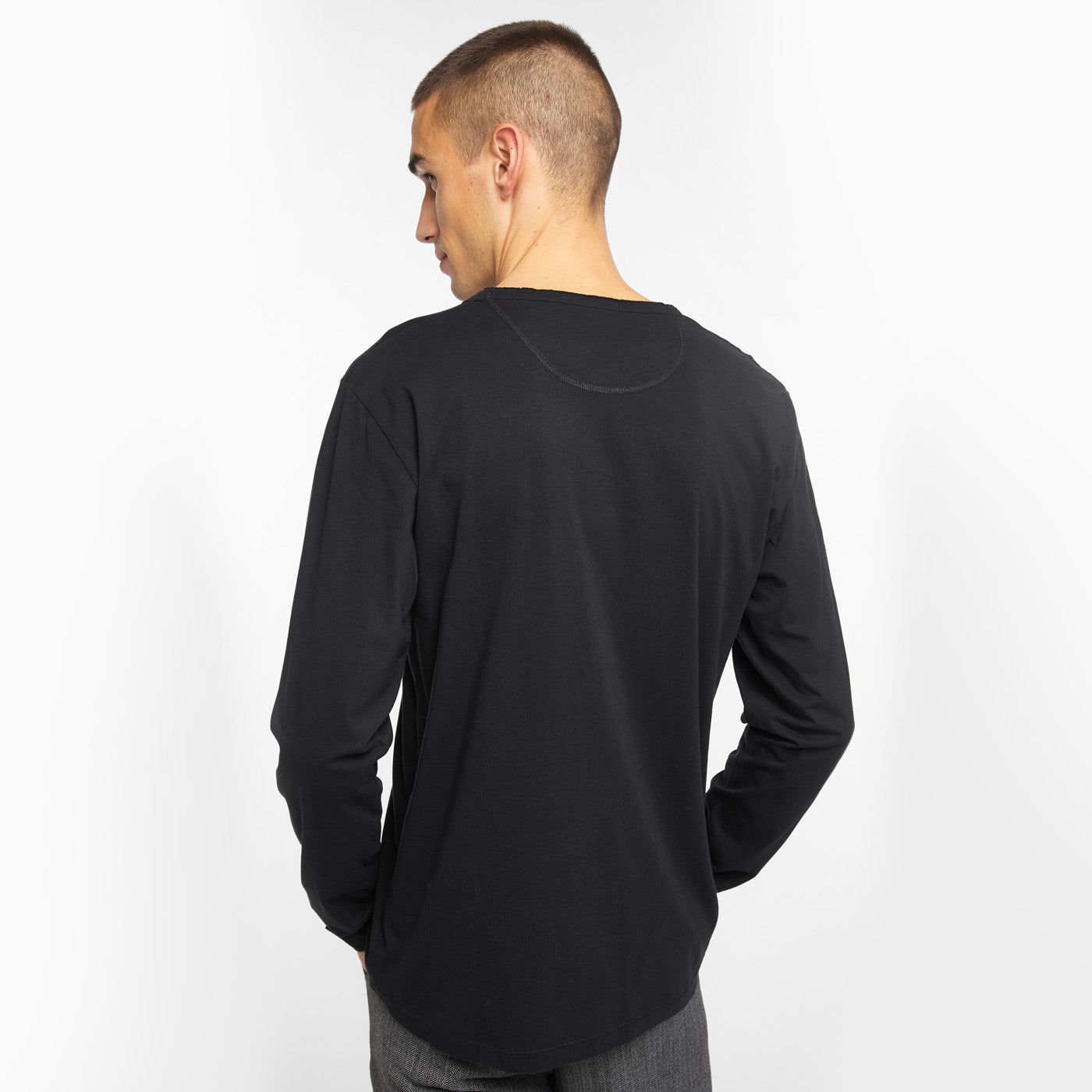 Yoshi Longsleeve black