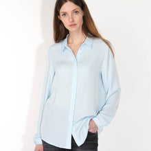 Blair Seasonal Polysilk Shirt omphalodes