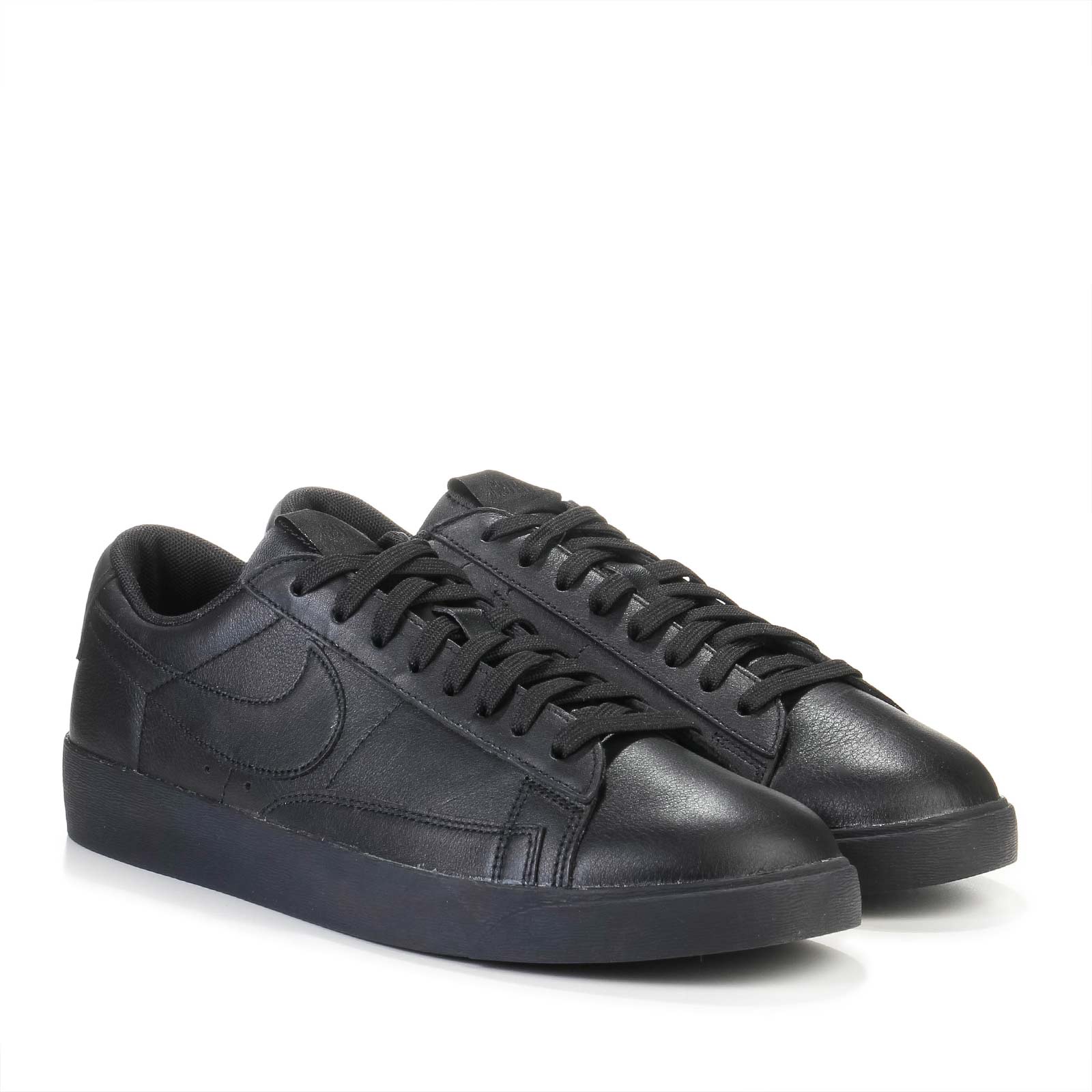 W Blazer Low LE black/black/black