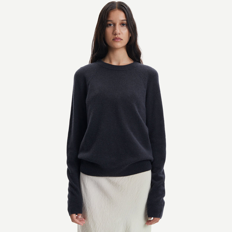 Boston O-Neck Jumper salute