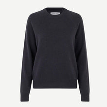 Boston O-Neck Jumper salute