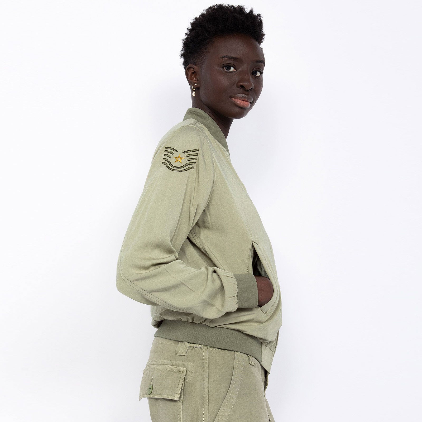 Calipsow Light Bomber Jacket sage khaki